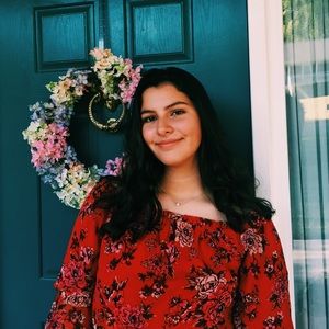 Meet your Posher, Alyssa